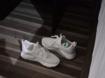 ����һ��ɽ�����ϻص��Ƶ꣬������Ůϱ��ϴ��ʱ��������ŭ��