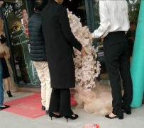 Ů�ϰ������˫ëë��ɫ�߸���ζ��̫����