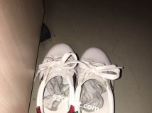 Ʒ��Ư��HR�����ڹ�˾����˫Ь�࣬���������Ƭ